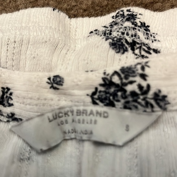 Lucky brand size small long sleeve shirt with adjustable sleeves to 3/4 - Picture 2 of 7